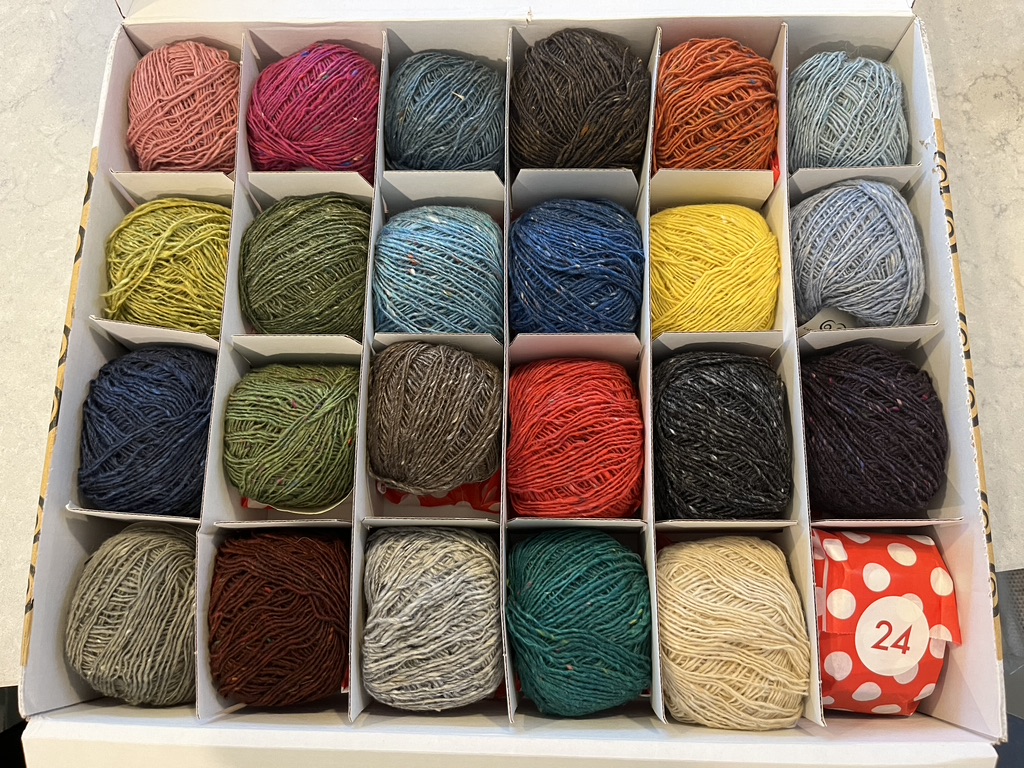 How to dye fabric and yarn with cochineal - La creative mama
